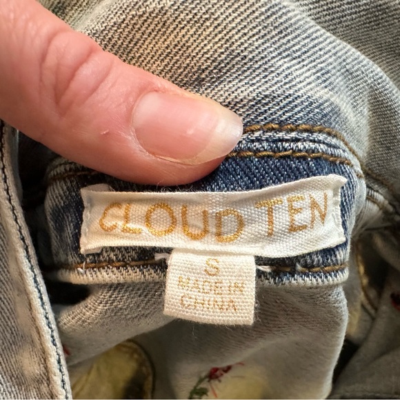 Radical Cherry-Embroidered Cropped Denim Jacket - Picture 6 of 6